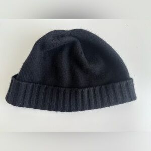 John W. Nordstrom 100% Cashmere Classic Black Knit Beanie.
